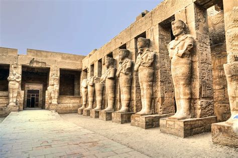 Der Bau des Tempelkomplexes von Karnak – Monumentale Architektur und religiöses Zentrum im alten Ägypten